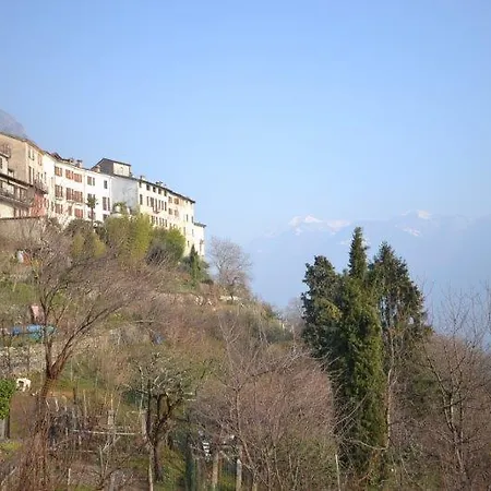 Vila Castello Como